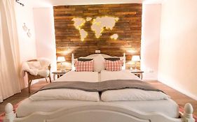 Ferienwohnung Landhaus Swisttal - In der Nähe Phantasialand Brühl und Palmenparadies Therme Euskirchen
